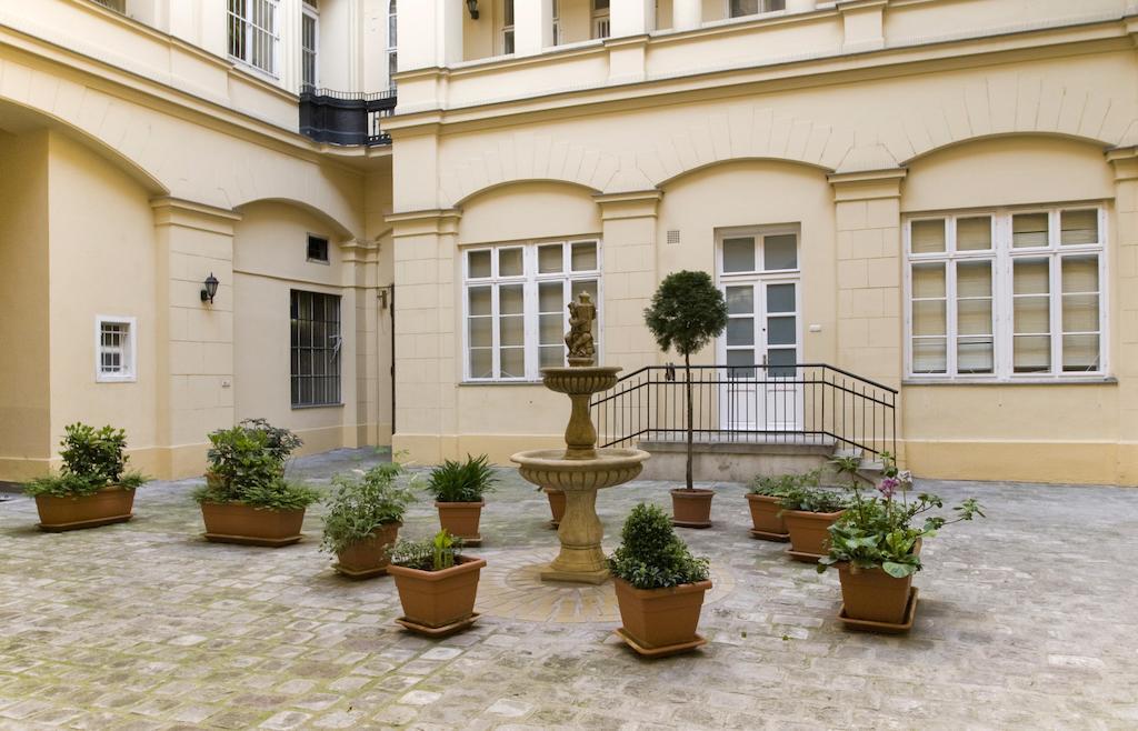Nn Apartman Boedapest Buitenkant foto